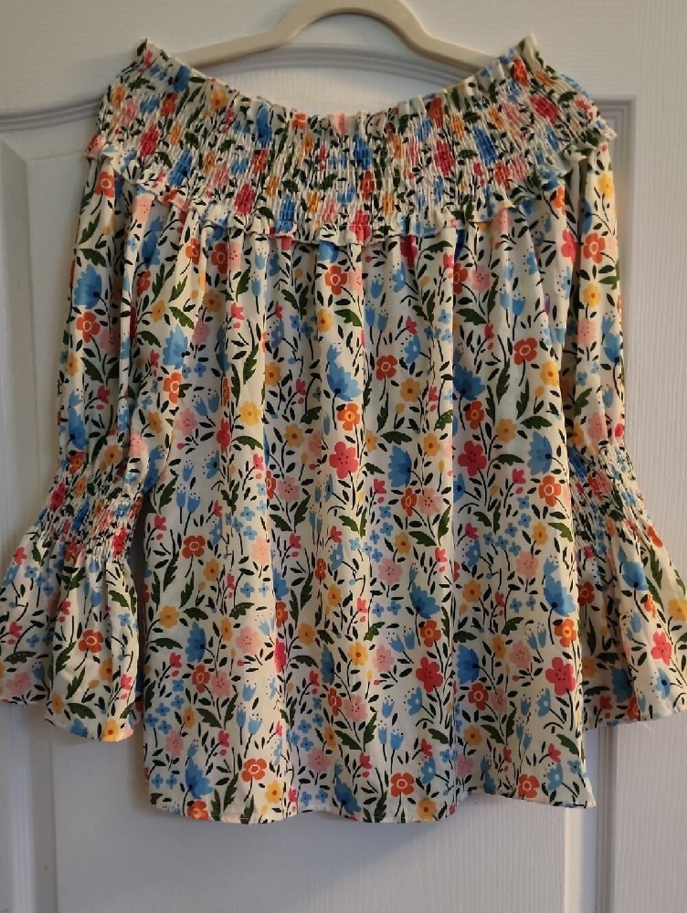 Cream Floral Smocked Puff-Sleeve Blouse - Picture 3 of 5